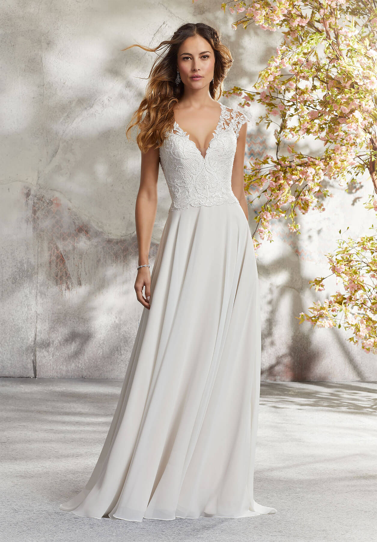 Скромное свадебное платье: простота и элегантность